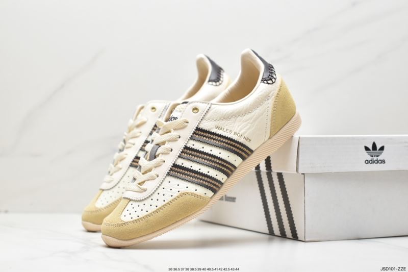 Adidas Sneakers